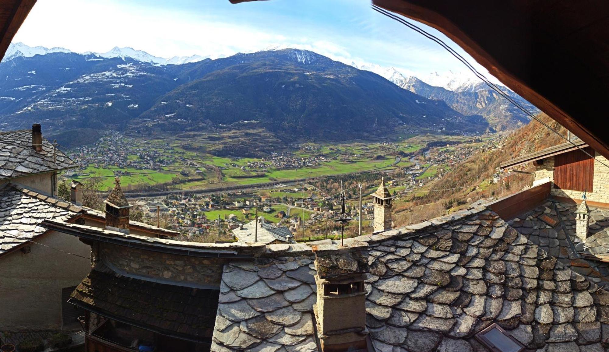 Maison Bellevue - Locazione Turistica Breve Lägenhet Aosta Exteriör bild